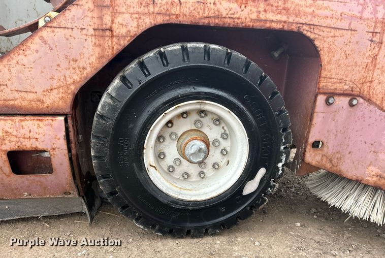 image for item EK2632 2000 Minuteman Powerboss Armadillo SW/8XV sweeper