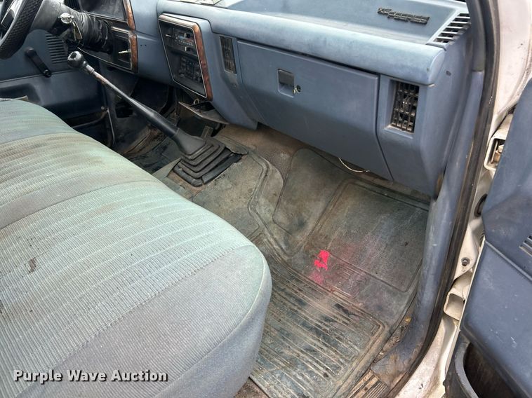 image for item EK2634 1989 Ford F450 Super Duty XL dump flatbed truck