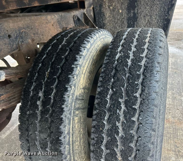 image for item EK2634 1989 Ford F450 Super Duty XL dump flatbed truck