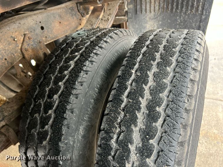 image for item EK2634 1989 Ford F450 Super Duty XL dump flatbed truck