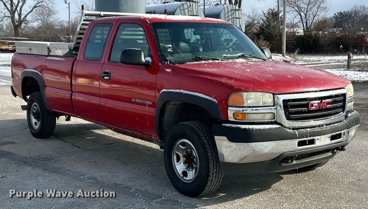 image for item EK2641 2002 GMC Sierra 2500HD Ext. Cab pickup truck