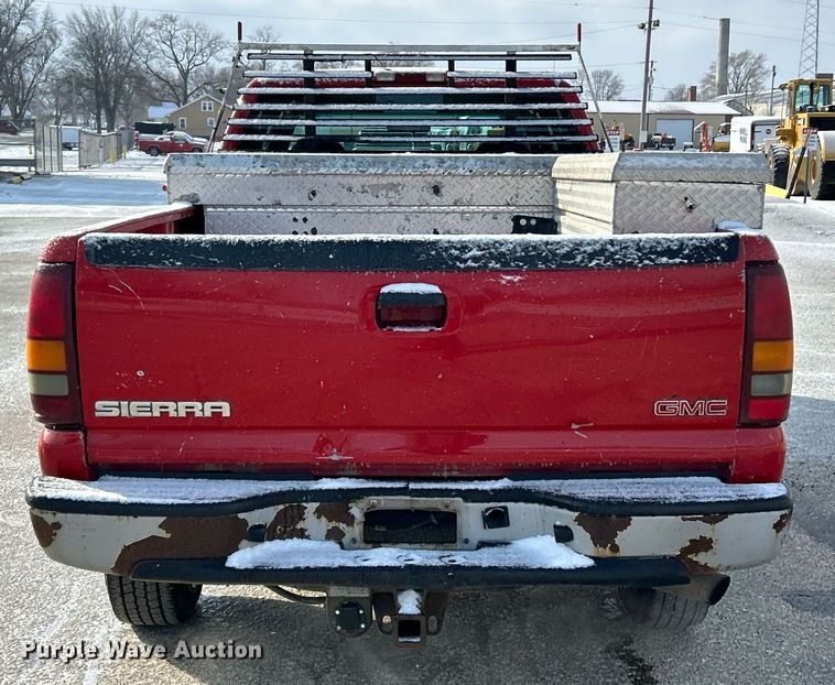 image for item EK2641 2002 GMC Sierra 2500HD Ext. Cab pickup truck