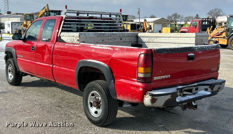 image for item EK2641 2002 GMC Sierra 2500HD Ext. Cab pickup truck