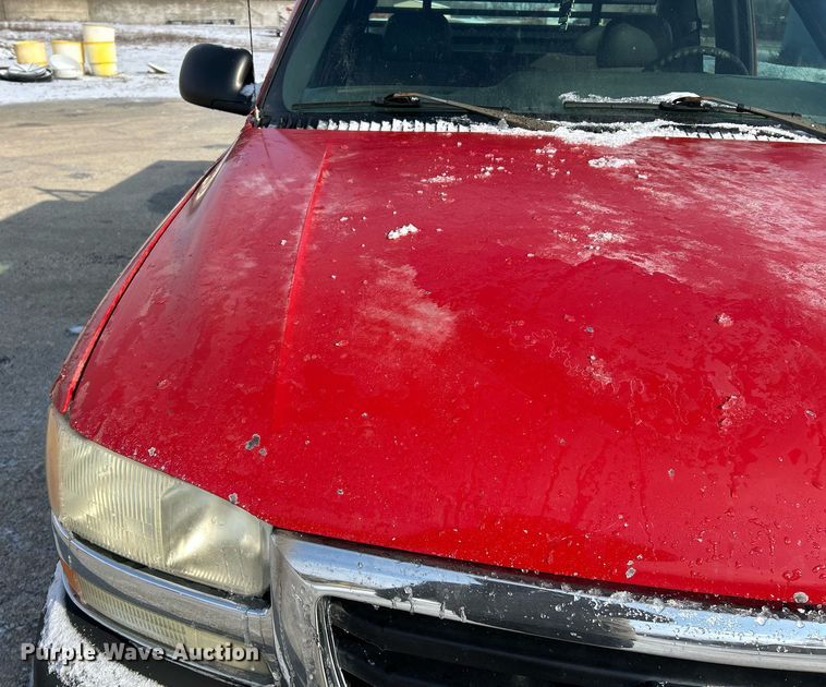 image for item EK2641 2002 GMC Sierra 2500HD Ext. Cab pickup truck