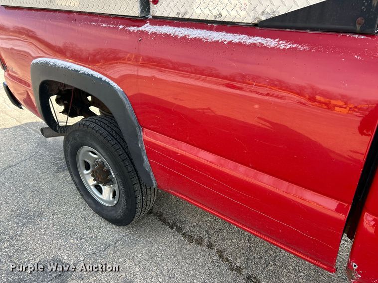 image for item EK2641 2002 GMC Sierra 2500HD Ext. Cab pickup truck