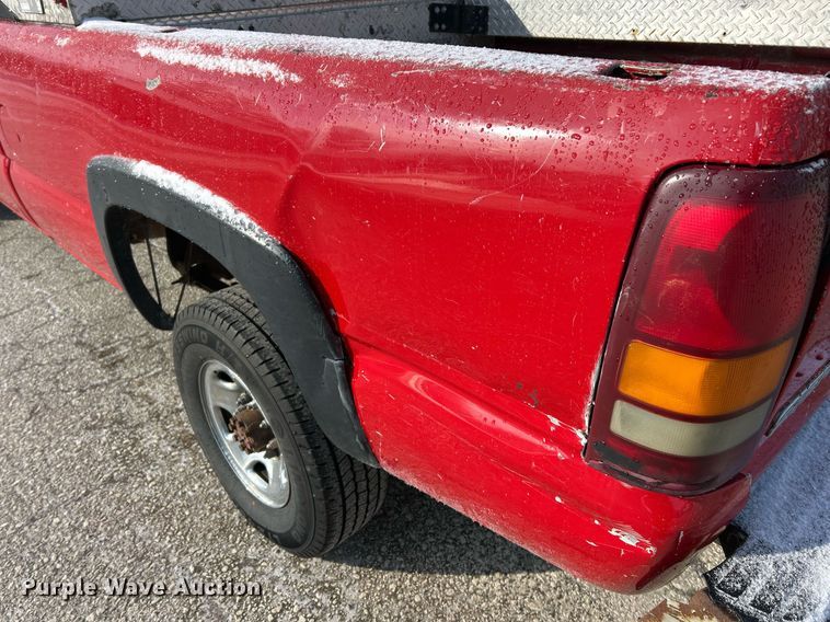 image for item EK2641 2002 GMC Sierra 2500HD Ext. Cab pickup truck