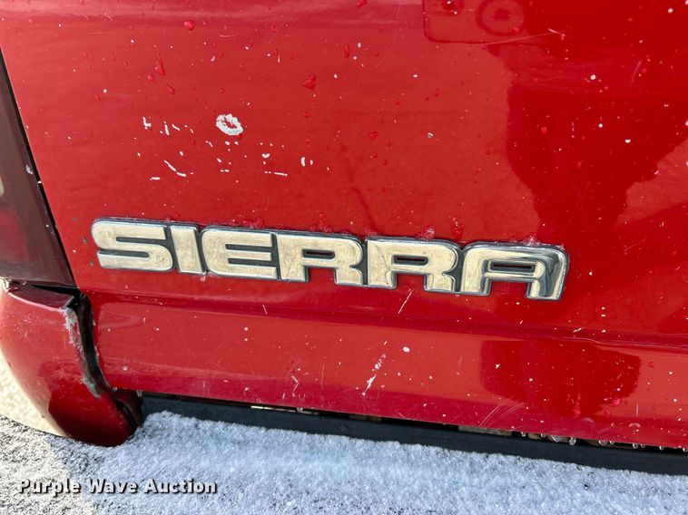 image for item EK2641 2002 GMC Sierra 2500HD Ext. Cab pickup truck