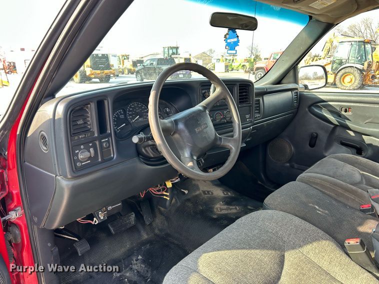 image for item EK2641 2002 GMC Sierra 2500HD Ext. Cab pickup truck