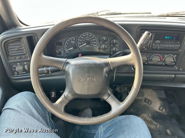 image for item EK2641 2002 GMC Sierra 2500HD Ext. Cab pickup truck