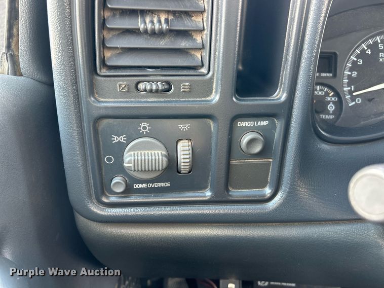 image for item EK2641 2002 GMC Sierra 2500HD Ext. Cab pickup truck