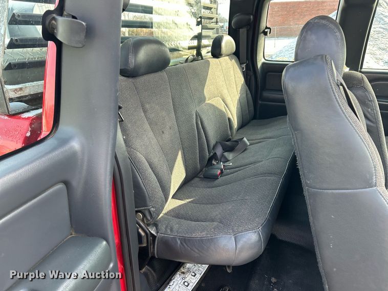 image for item EK2641 2002 GMC Sierra 2500HD Ext. Cab pickup truck