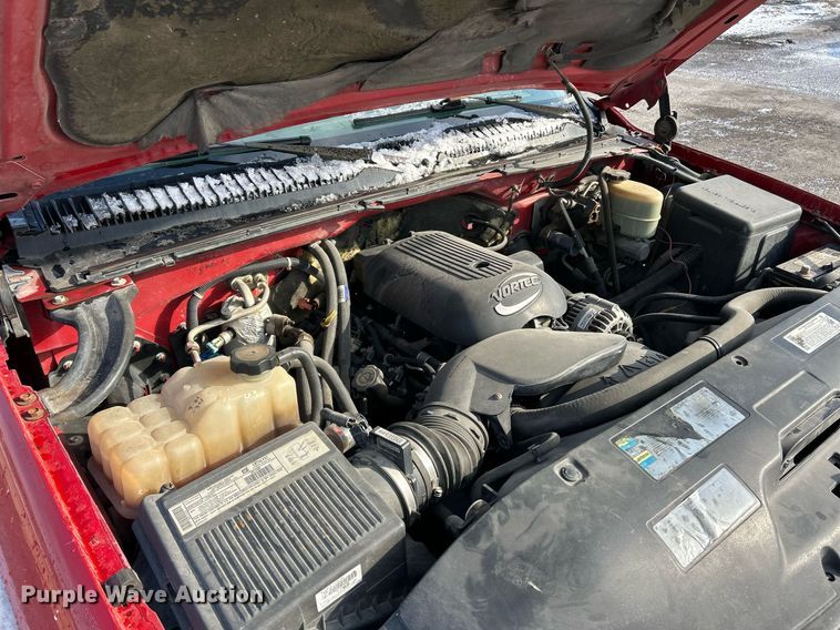 image for item EK2641 2002 GMC Sierra 2500HD Ext. Cab pickup truck