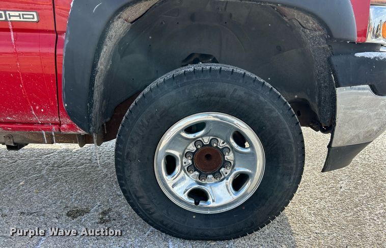 image for item EK2641 2002 GMC Sierra 2500HD Ext. Cab pickup truck