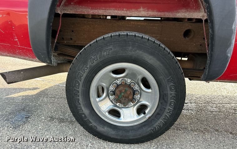 image for item EK2641 2002 GMC Sierra 2500HD Ext. Cab pickup truck