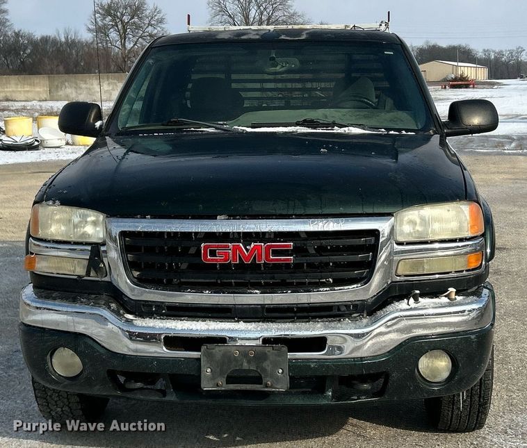 image for item EK2642 2006 GMC Sierra 2500HD Ext. Cab pickup truck
