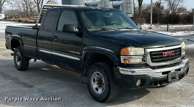 image for item EK2642 2006 GMC Sierra 2500HD Ext. Cab pickup truck