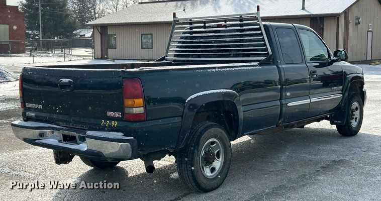 image for item EK2642 2006 GMC Sierra 2500HD Ext. Cab pickup truck
