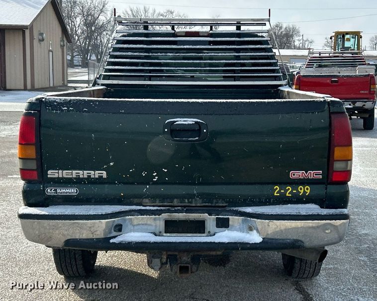 image for item EK2642 2006 GMC Sierra 2500HD Ext. Cab pickup truck
