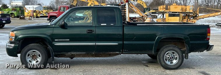 image for item EK2642 2006 GMC Sierra 2500HD Ext. Cab pickup truck