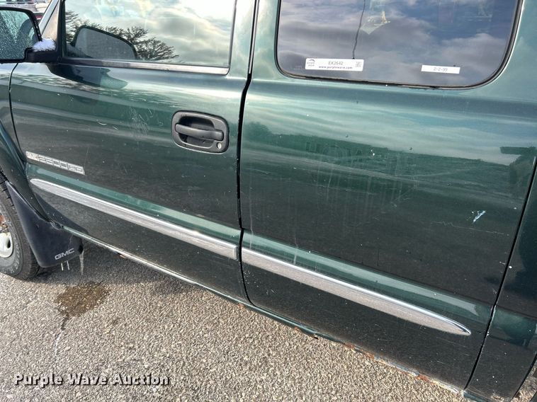 image for item EK2642 2006 GMC Sierra 2500HD Ext. Cab pickup truck