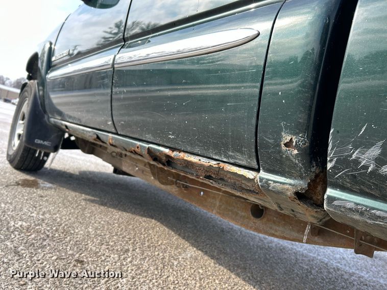 image for item EK2642 2006 GMC Sierra 2500HD Ext. Cab pickup truck