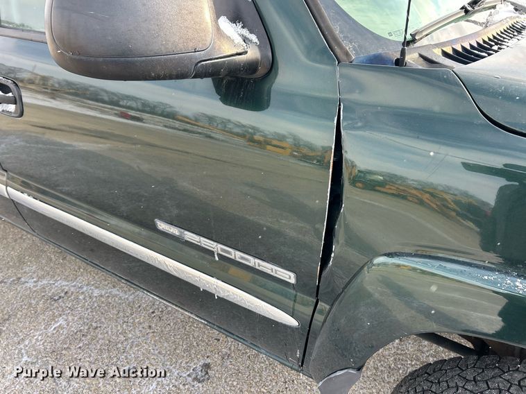 image for item EK2642 2006 GMC Sierra 2500HD Ext. Cab pickup truck