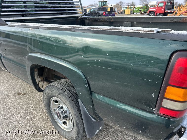 image for item EK2642 2006 GMC Sierra 2500HD Ext. Cab pickup truck