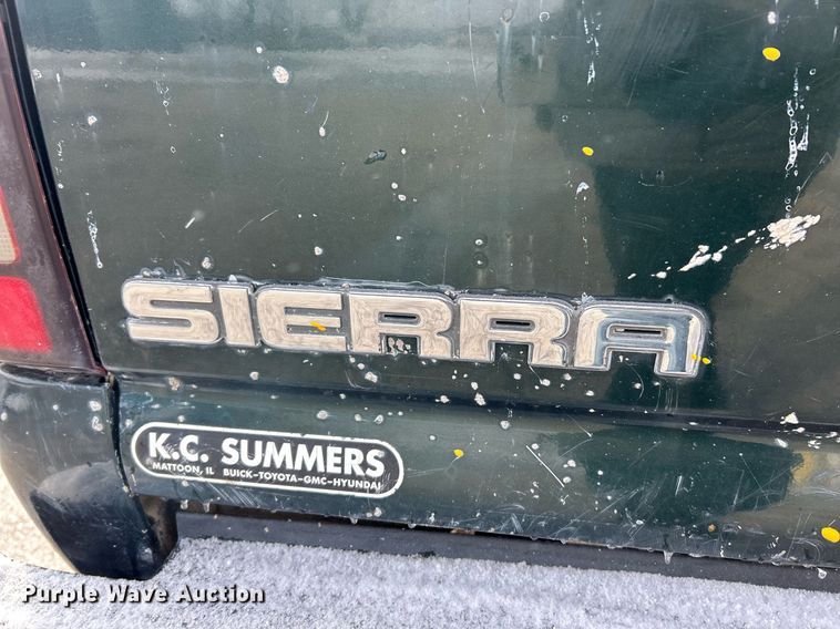 image for item EK2642 2006 GMC Sierra 2500HD Ext. Cab pickup truck