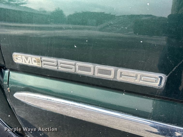 image for item EK2642 2006 GMC Sierra 2500HD Ext. Cab pickup truck