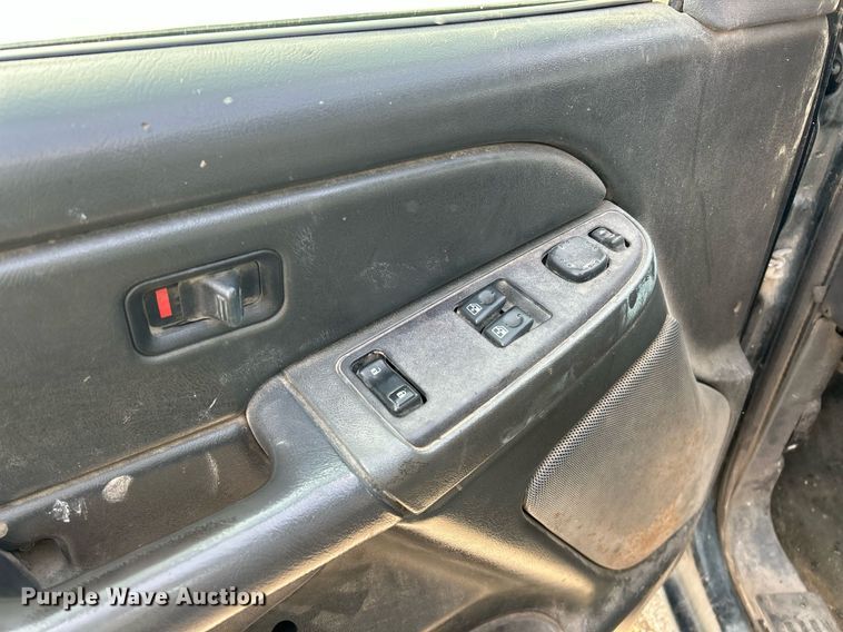 image for item EK2642 2006 GMC Sierra 2500HD Ext. Cab pickup truck