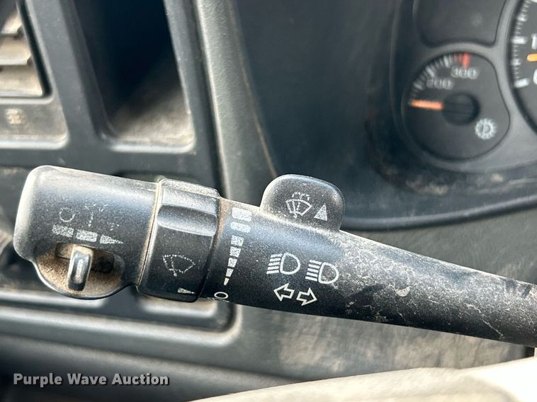 image for item EK2642 2006 GMC Sierra 2500HD Ext. Cab pickup truck