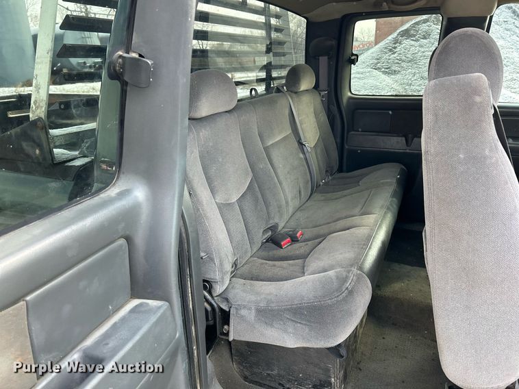 image for item EK2642 2006 GMC Sierra 2500HD Ext. Cab pickup truck