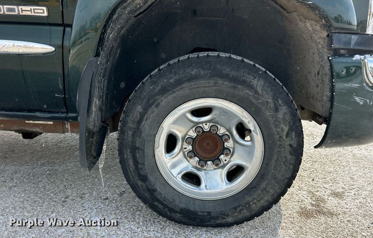 image for item EK2642 2006 GMC Sierra 2500HD Ext. Cab pickup truck