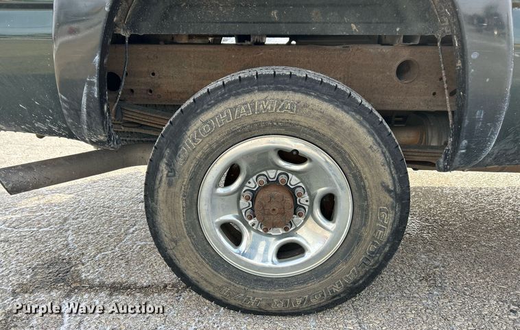 image for item EK2642 2006 GMC Sierra 2500HD Ext. Cab pickup truck