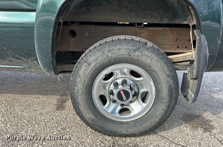 image for item EK2642 2006 GMC Sierra 2500HD Ext. Cab pickup truck