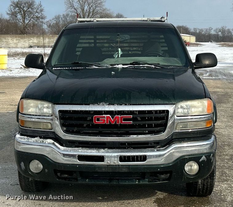 image for item EK2643 2006 GMC Sierra 2500HD Ext. Cab pickup truck