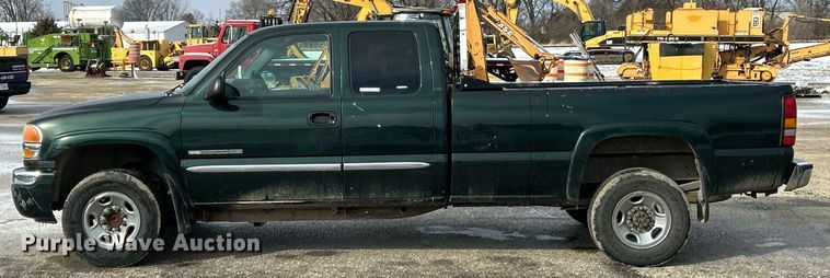 image for item EK2643 2006 GMC Sierra 2500HD Ext. Cab pickup truck
