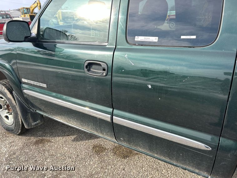 image for item EK2643 2006 GMC Sierra 2500HD Ext. Cab pickup truck