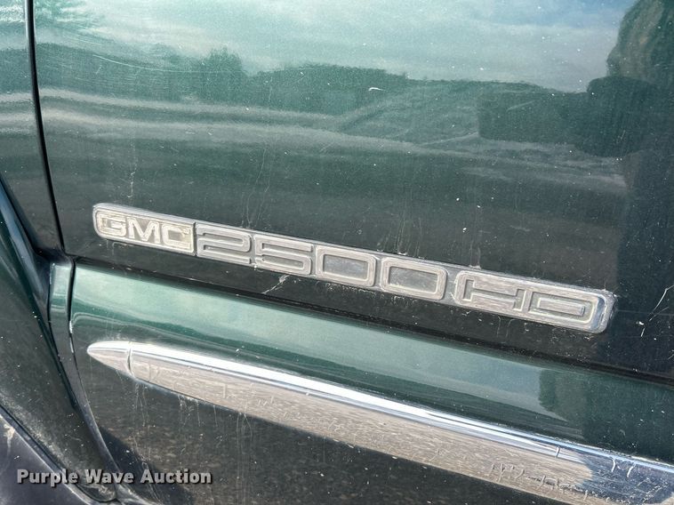 image for item EK2643 2006 GMC Sierra 2500HD Ext. Cab pickup truck