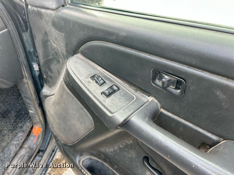 image for item EK2643 2006 GMC Sierra 2500HD Ext. Cab pickup truck