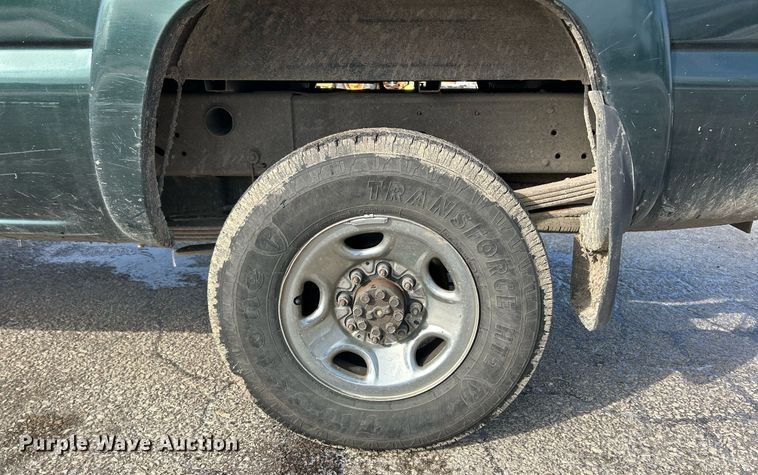 image for item EK2643 2006 GMC Sierra 2500HD Ext. Cab pickup truck