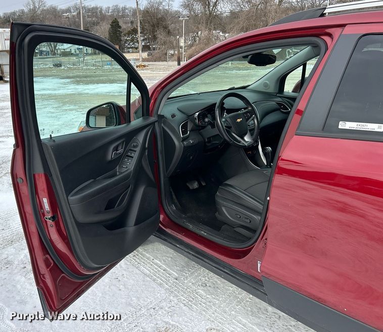 image for item EK2671 2021 Chevrolet Trax SUV