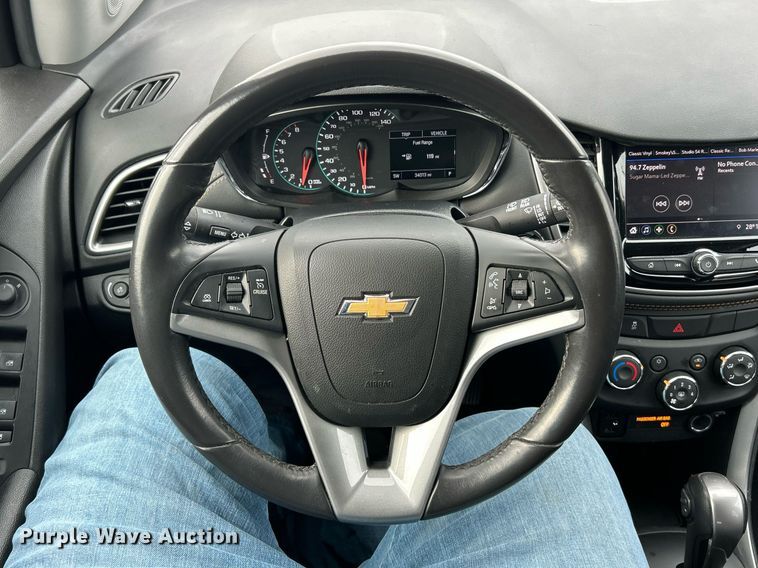 image for item EK2671 2021 Chevrolet Trax SUV