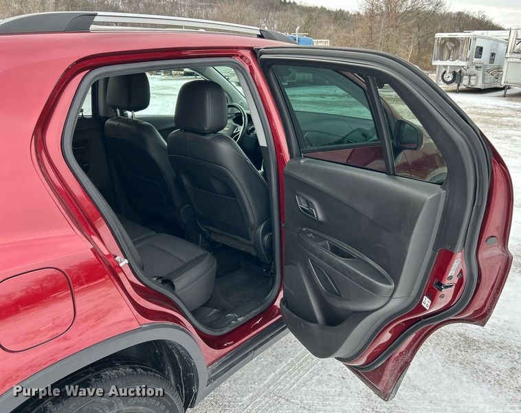 image for item EK2671 2021 Chevrolet Trax SUV