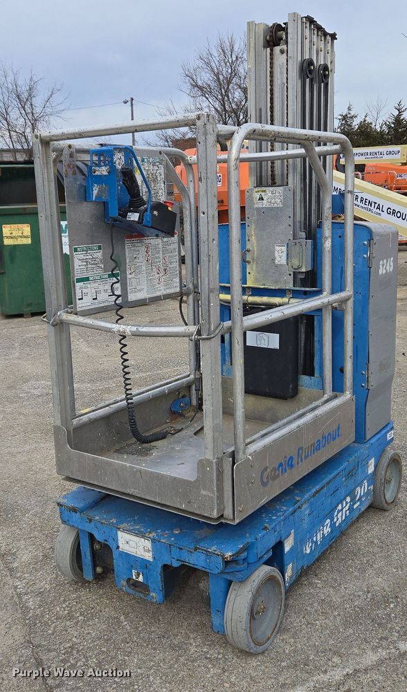 image for item EM6001 2014 Genie GR-20 vertical lift