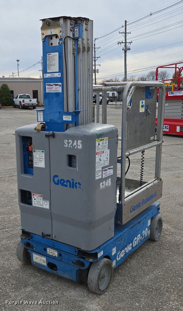 image for item EM6001 2014 Genie GR-20 vertical lift
