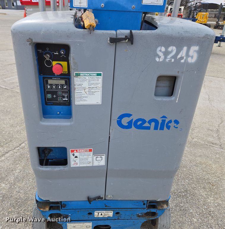 image for item EM6001 2014 Genie GR-20 vertical lift