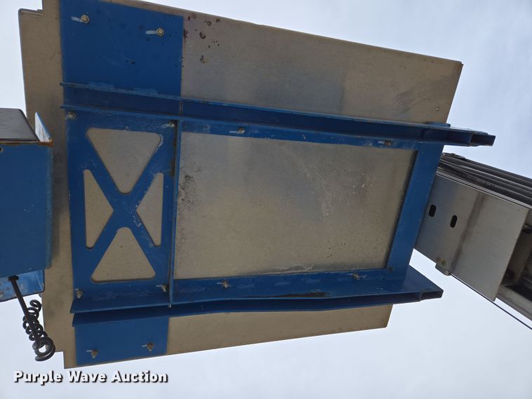 image for item EM6001 2014 Genie GR-20 vertical lift