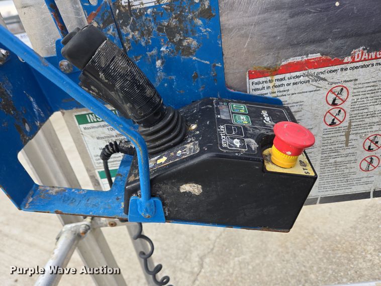 image for item EM6001 2014 Genie GR-20 vertical lift