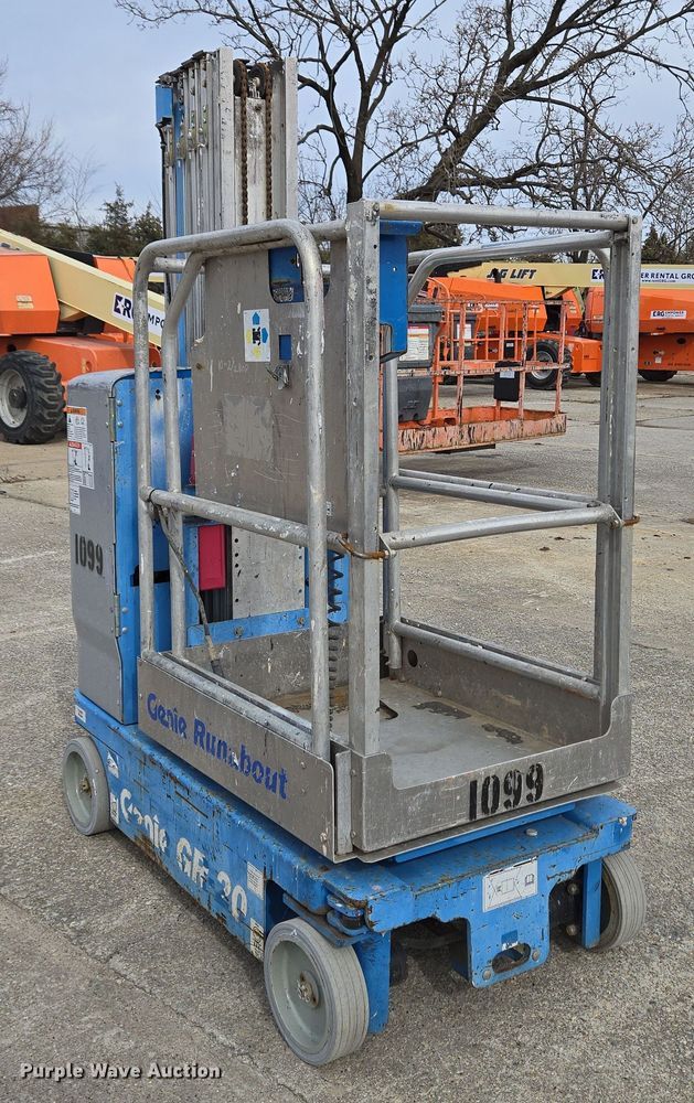 image for item EM6002 2015 Genie GR-20 vertical lift